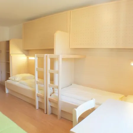 Jugendgästehaus *