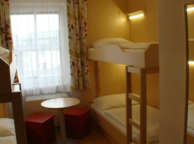 Hostel Jugendgaestehaus *